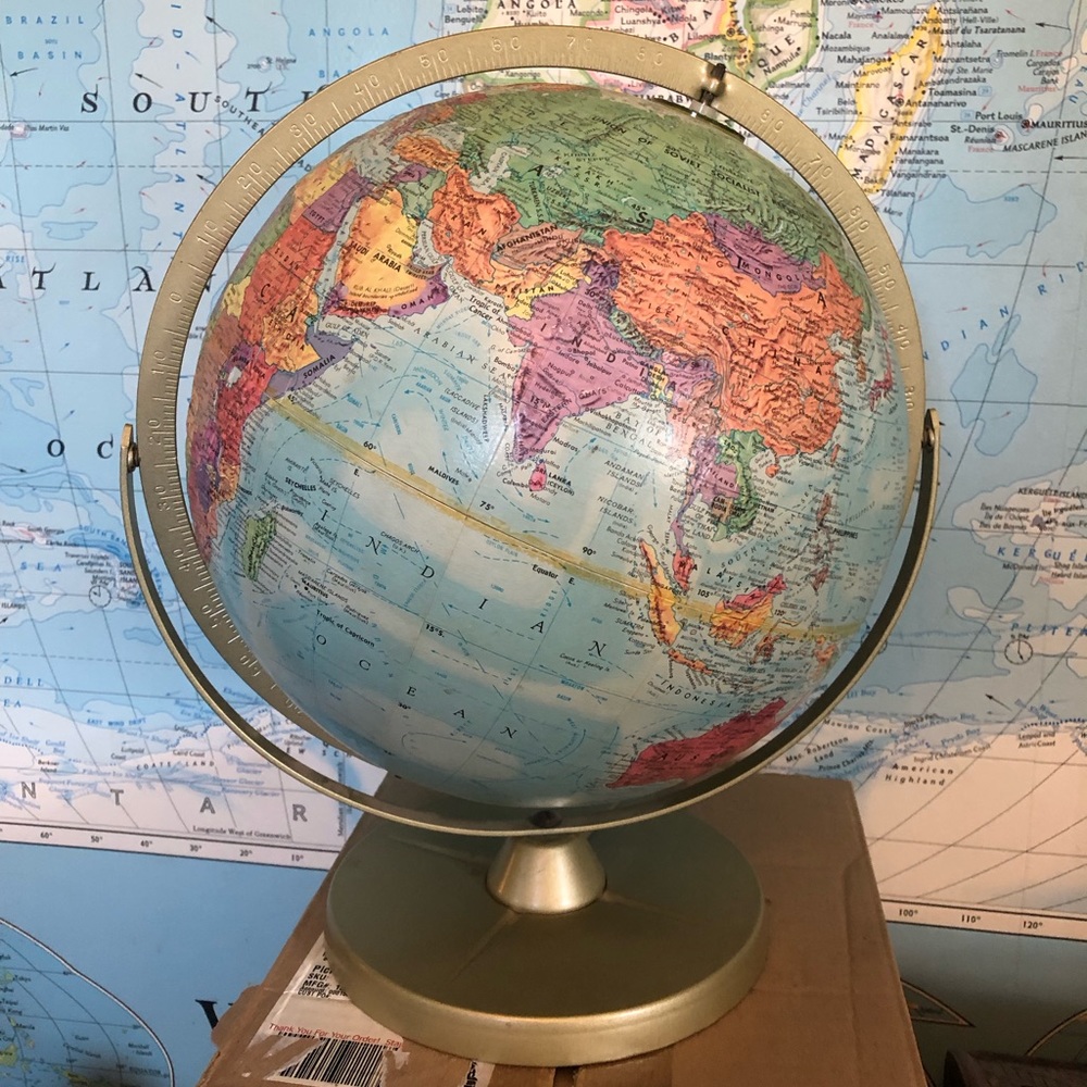 Globe 12” political includes USSR tin base & full meridian Replogle Made in USA